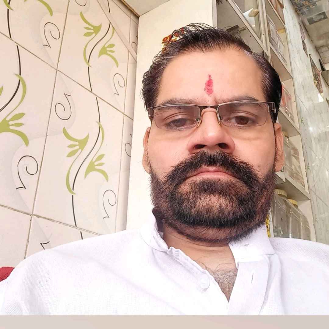 नीरज रस्तोगी